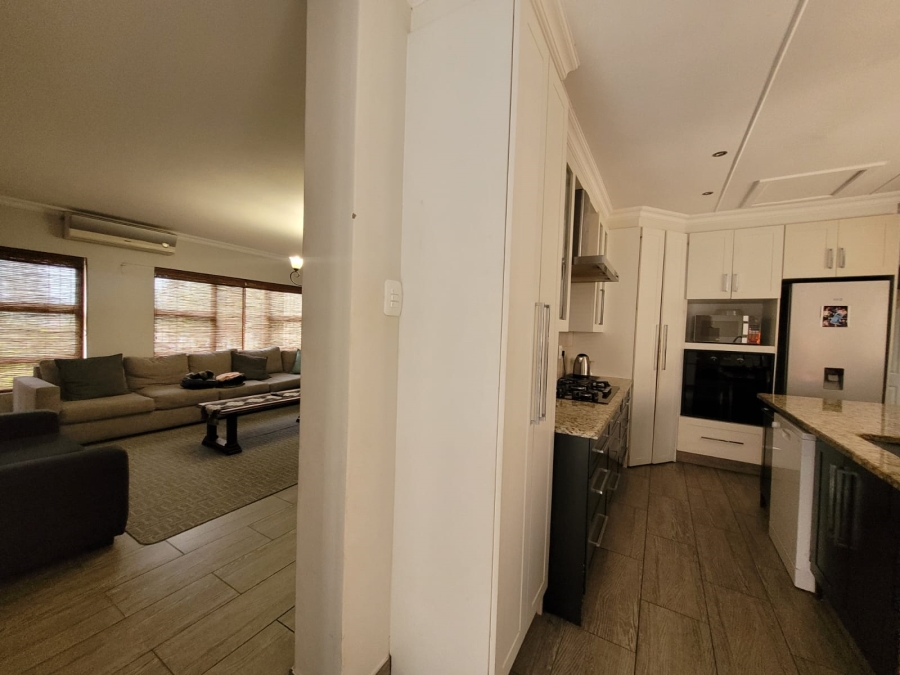 4 Bedroom Property for Sale in Wavecrest Eastern Cape